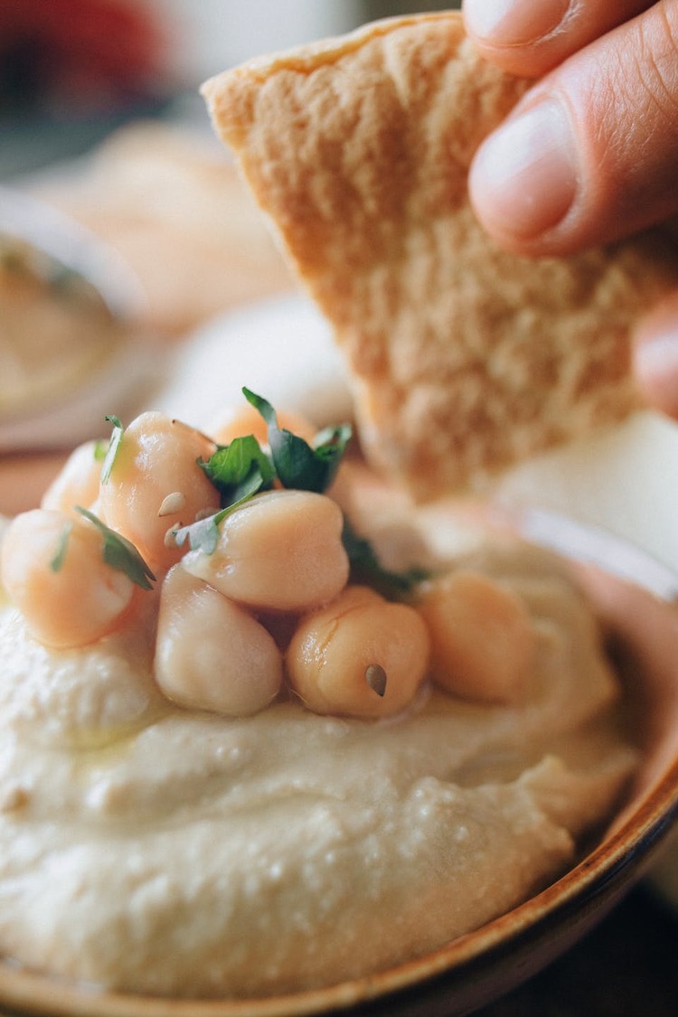 Creamy Hummus with Chickpeas - Bean Recipe