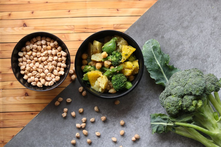 Potatoes, Chickpeas, and Broccoli Vegetable Bowl Recipe